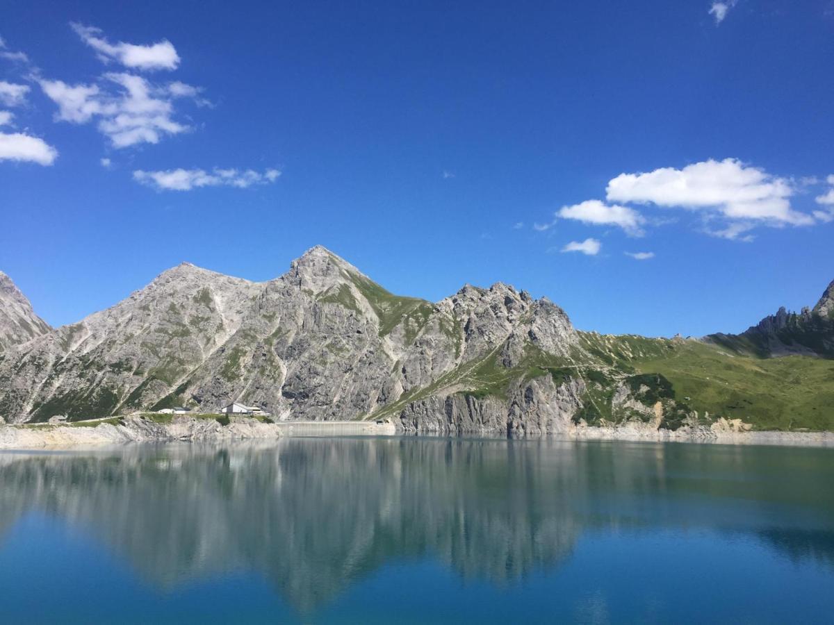 Ferienwohnung Alpblick Блуденц Екстериор снимка